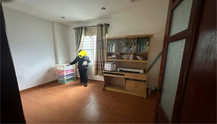 Cho thuê nhà ngõ ô tô Tây Sơn, 55m2, 5 tầng, 6 ngủ, 18 Triệu